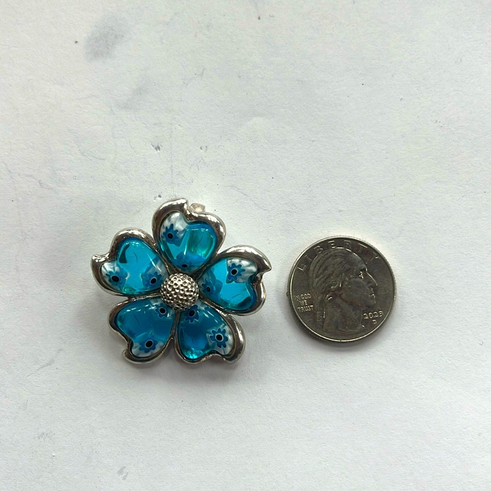 Gorgeous Alan K Murano glass Sterling silver flower pendant